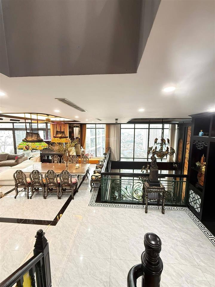 Chủ nhà giảm chào 5 tỷ cho căn penthouse triplex 3 tầng 686m2. tặng nội thất 12 tỷ. giá đầu tư