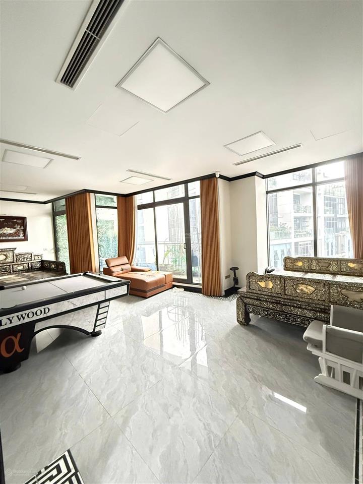 Chủ nhà giảm chào 5 tỷ cho căn penthouse triplex 3 tầng 686m2. tặng nội thất 12 tỷ. giá đầu tư