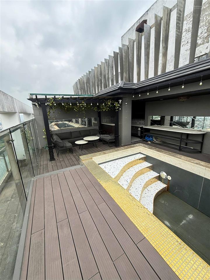Chủ nhà giảm chào 5 tỷ cho căn penthouse triplex 3 tầng 686m2. tặng nội thất 12 tỷ. giá đầu tư