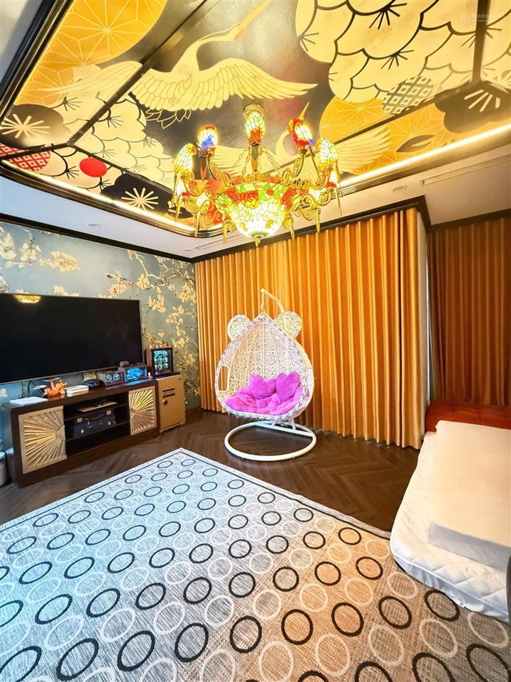 Chủ nhà giảm chào 5 tỷ cho căn penthouse triplex 3 tầng 686m2. tặng nội thất 12 tỷ. giá đầu tư