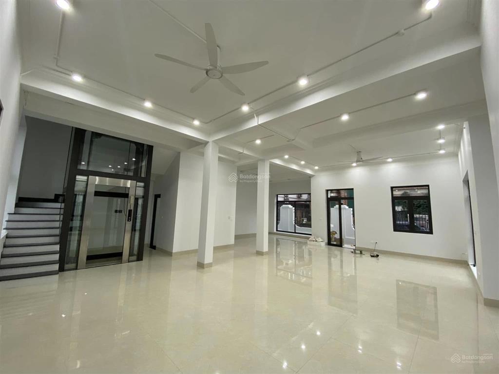 Chủ giảm chào 5 tỷ căn biệt thự mỹ đình sông đà. 200m2. mt 10m, có thang máy. giá đầu tư
