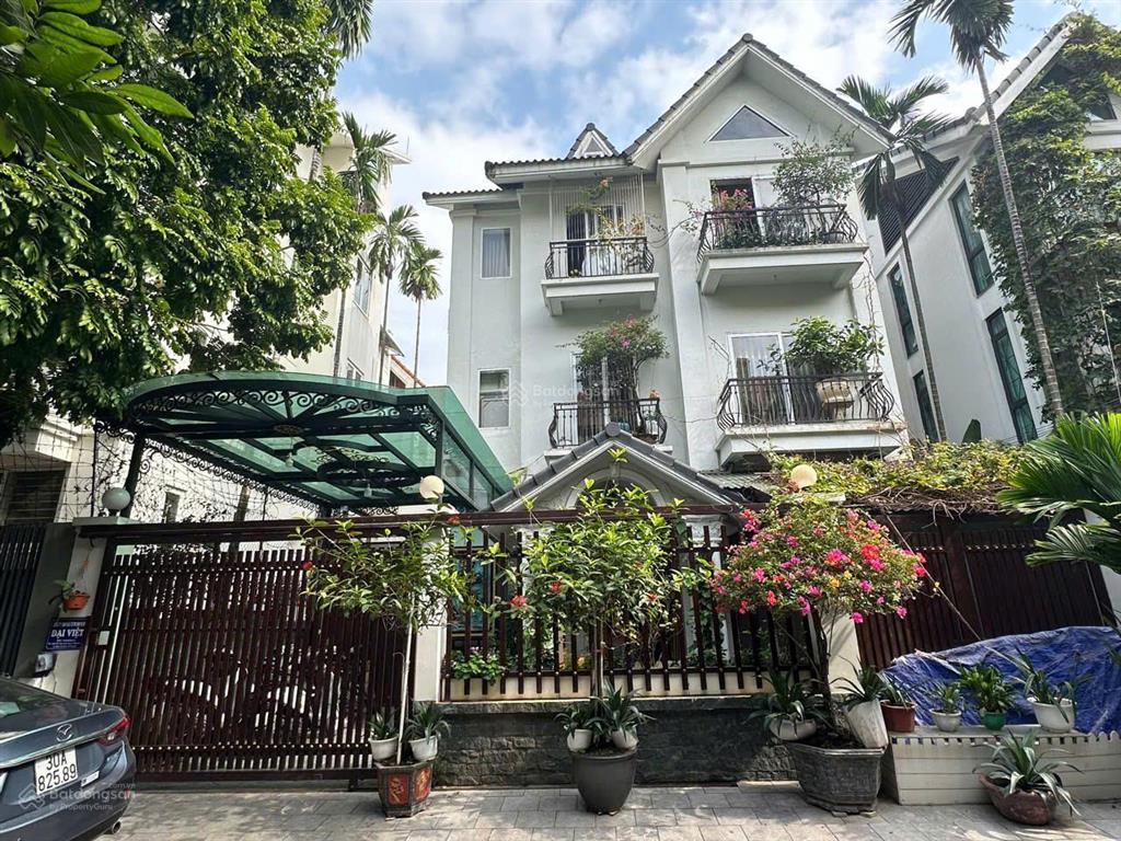 Chủ giảm chào 5 tỷ căn biệt thự mỹ đình sông đà. 200m2. mt 10m, có thang máy. giá đầu tư