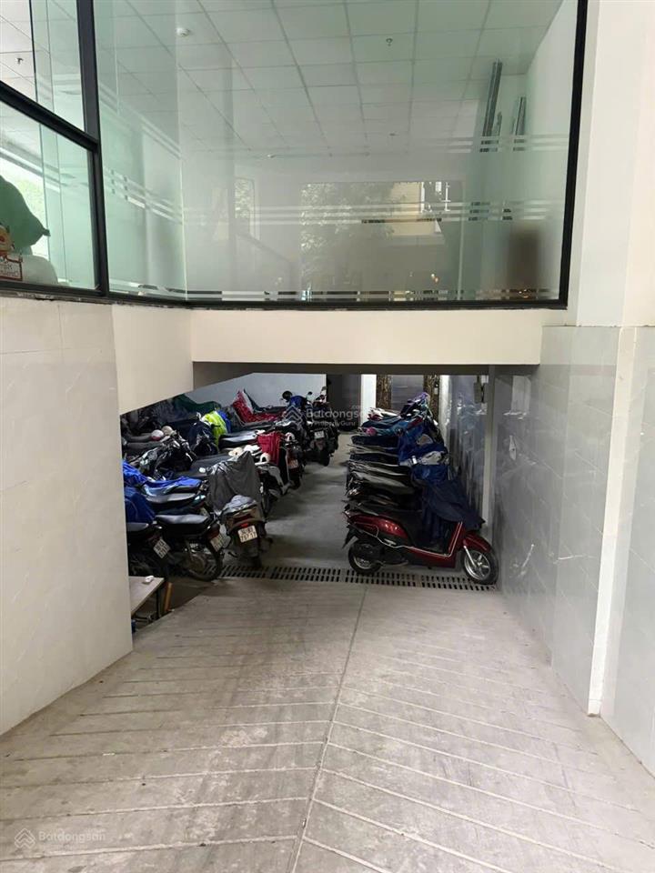 Chủ giảm chào 8 tỷ cho tòa văn phòng 9 tầng phố dương khuê. giá đầu tư
