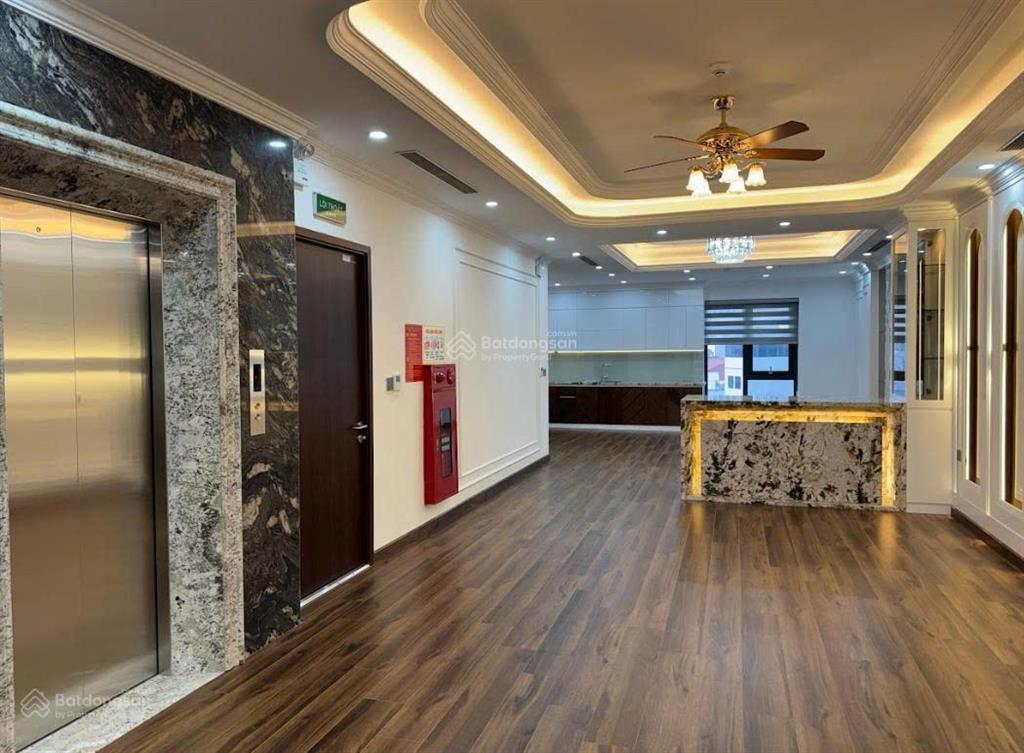 Chủ thiện chí bán tòa nhà 9 tầng xây mới phố nguyễn hoàng, giá đầu tư