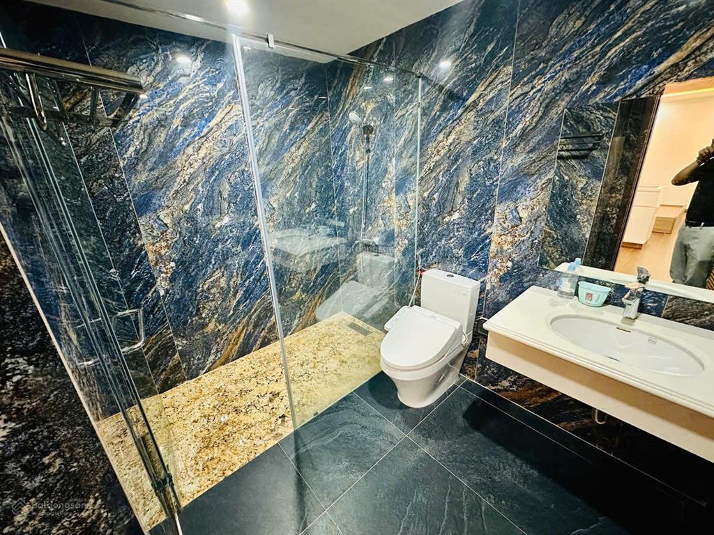 Chủ giảm chào 6 tỷ cho tòa nhà 8 tầng tại lê đức thọ. xây mới. giá đầu tư