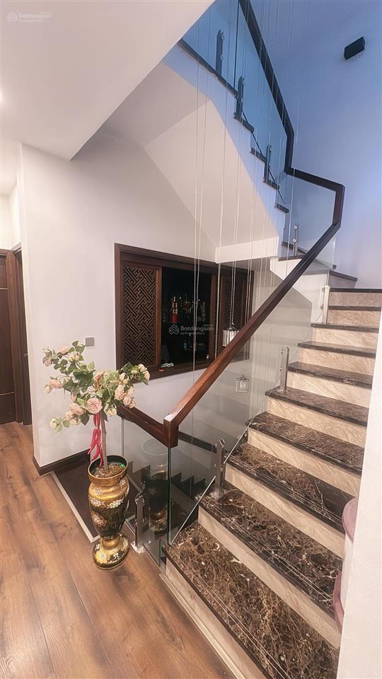 Chủ giảm chào 14 tỷ cho căn biệt thự ciputra mặt đường đôi 30m. giá đầu tư