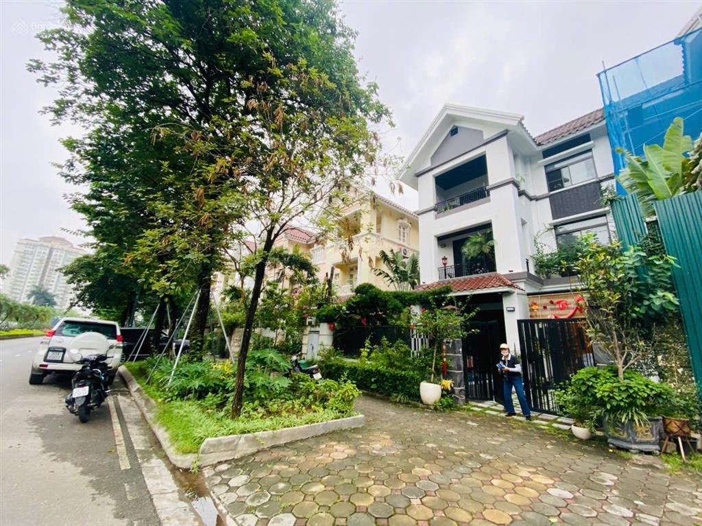 Chủ giảm chào 14 tỷ cho căn biệt thự ciputra mặt đường đôi 30m. giá đầu tư