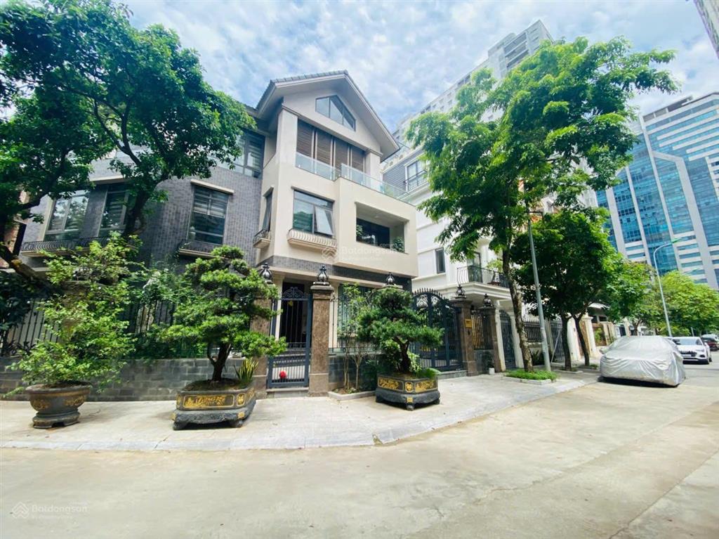 Chủ giảm chào 6 tỷ, bán nhanh biệt thự góc nổi bật kđt c37 bắc hà. giá đầu tư
