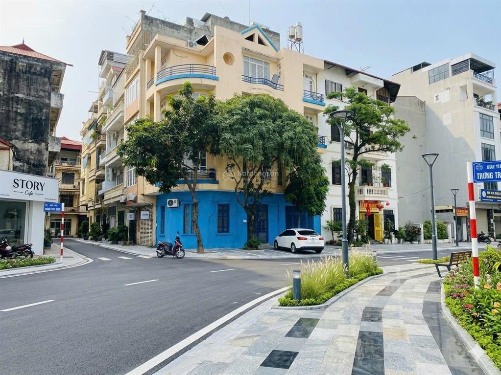 Chủ thiện chí bán tòa nhà lô góc 5 tầng phố nghĩa đô  nguyễn văn huyên. giá đầu tư