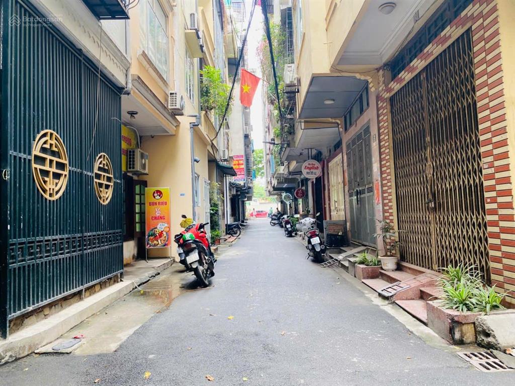 Chủ cần tiền bán căn nhà lô góc 3 mặt đường phố trần quốc hoàn  phạm văn đồng, giá đầu tư