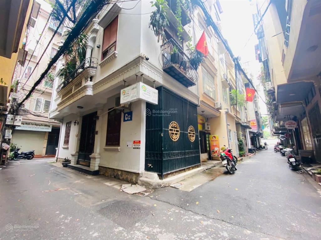 Chủ cần tiền bán căn nhà lô góc 3 mặt đường phố trần quốc hoàn  phạm văn đồng, giá đầu tư