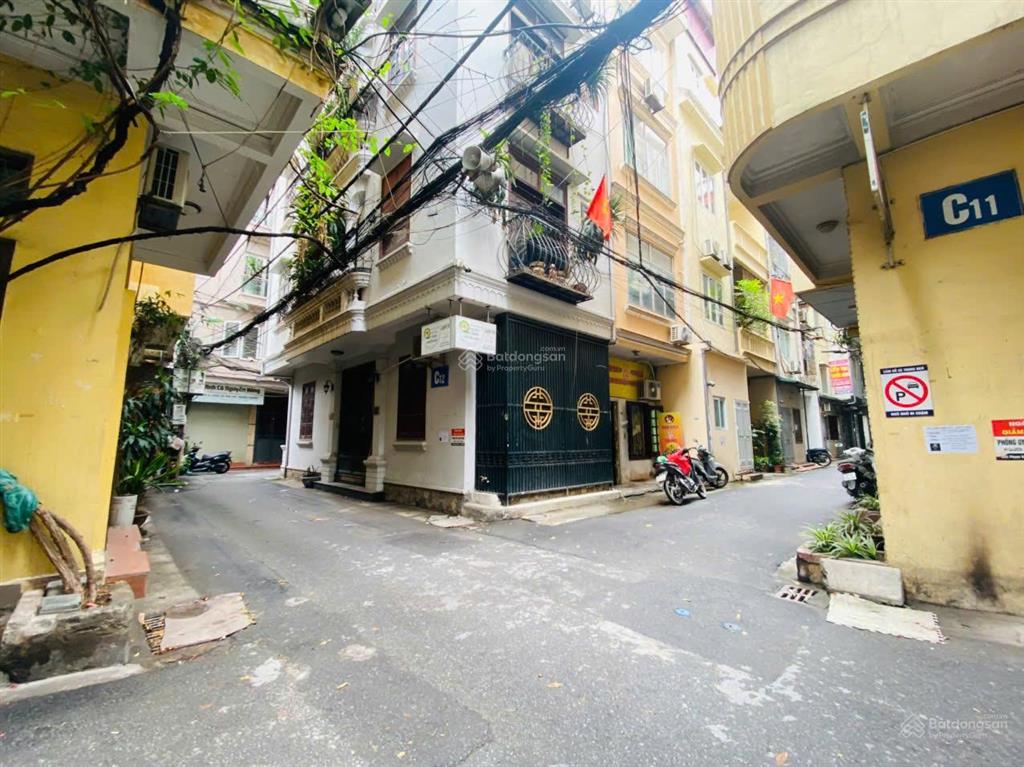 Chủ cần tiền bán căn nhà lô góc 3 mặt đường phố trần quốc hoàn  phạm văn đồng, giá đầu tư