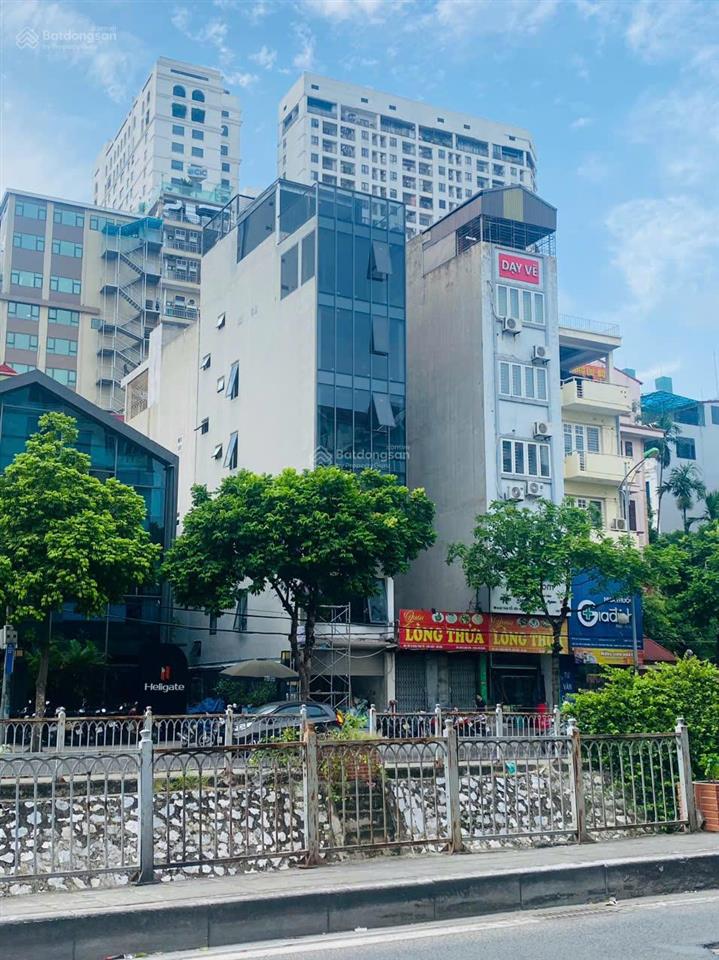 Cực hiếm. bán tòa văn phòng 7 tầng mặt phố mạc thái tổ, hướng đông nam, vỉa hè đá bóng