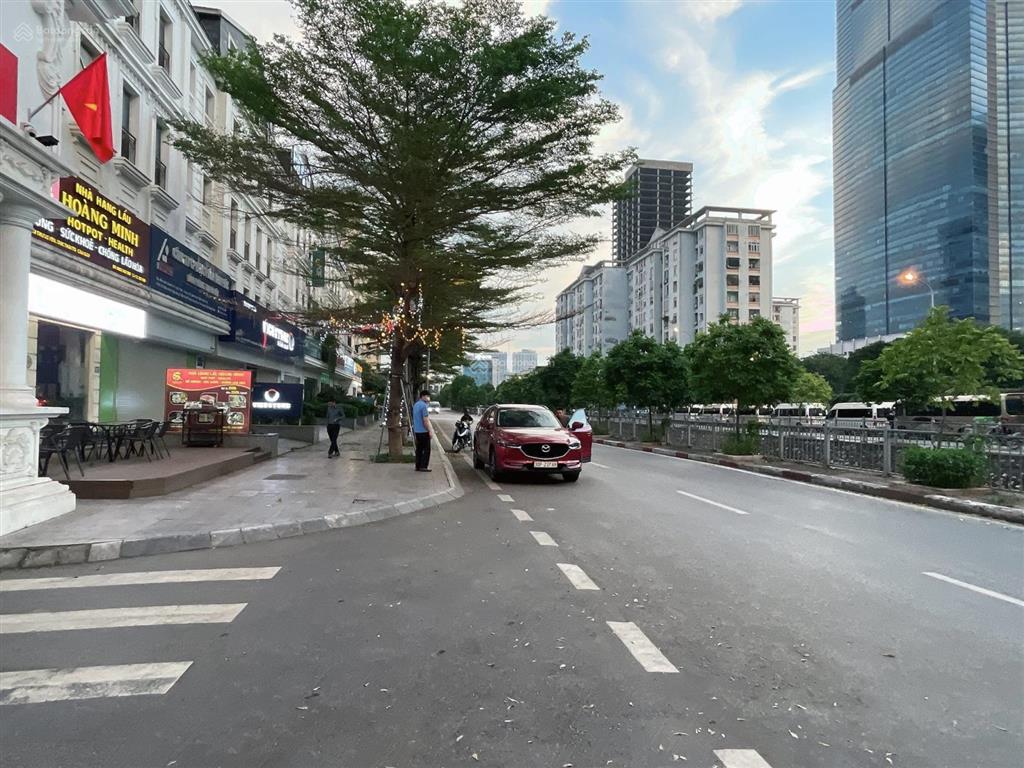 Cực hiếm. bán tòa văn phòng 7 tầng mặt phố mạc thái tổ, hướng đông nam, vỉa hè đá bóng