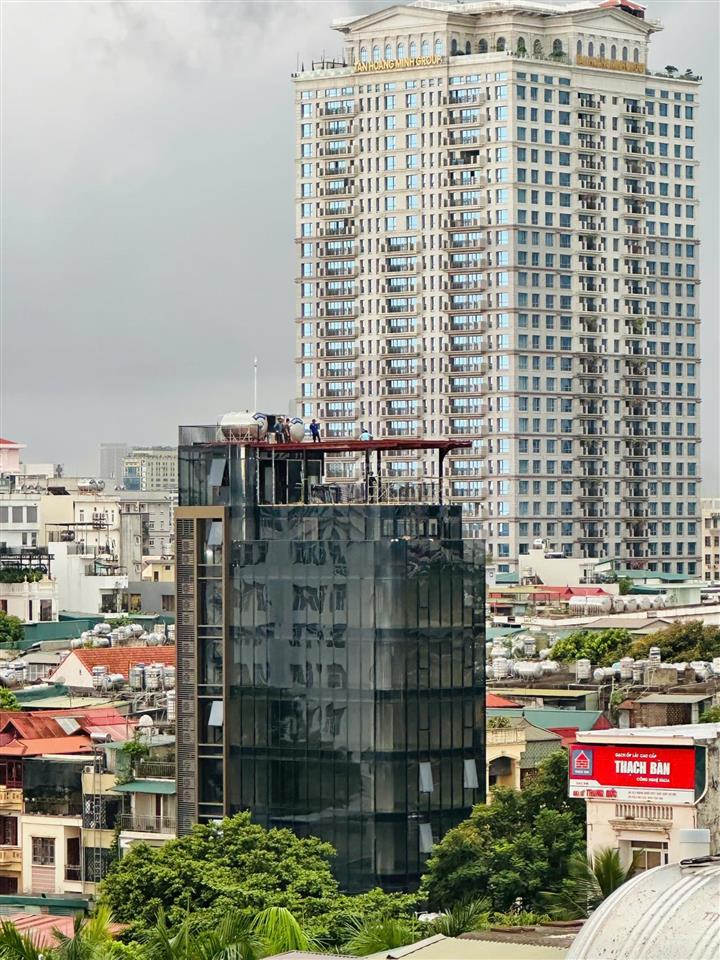 Chủ thiện chí, bán tòa nhà 10 tầng trung tâm phố nghĩa tân  hoàng quốc việt. giá đầu tư
