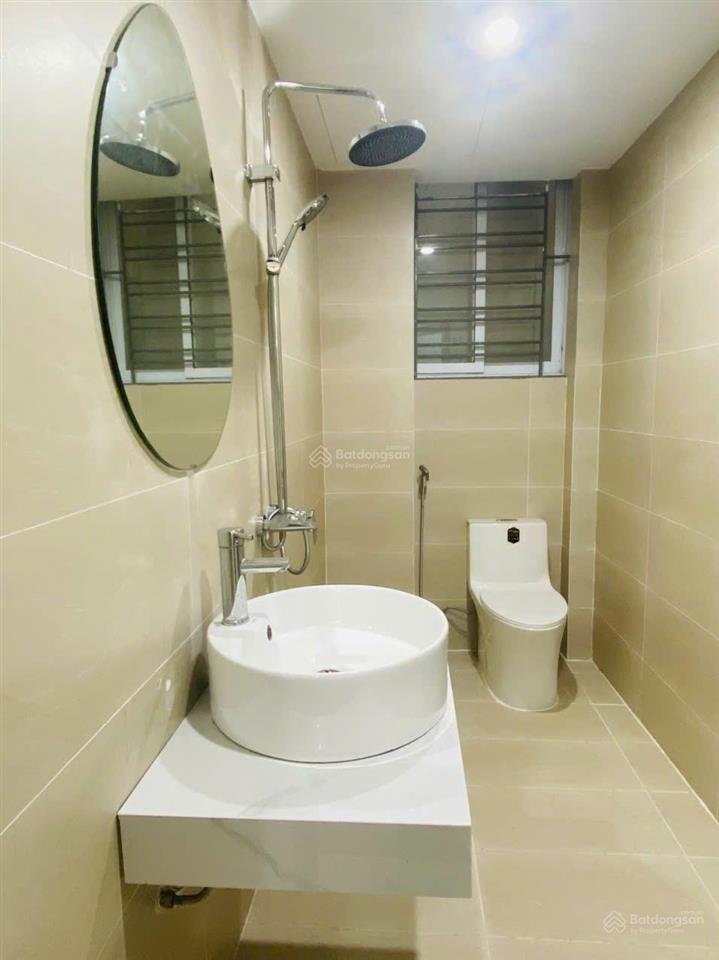 Chủ thiện chí giảm 2 tỷ cho căn 6 tầng hướng đông nam phố trần bình. dt từ tầng 2 là 34m2 siêu hiếm