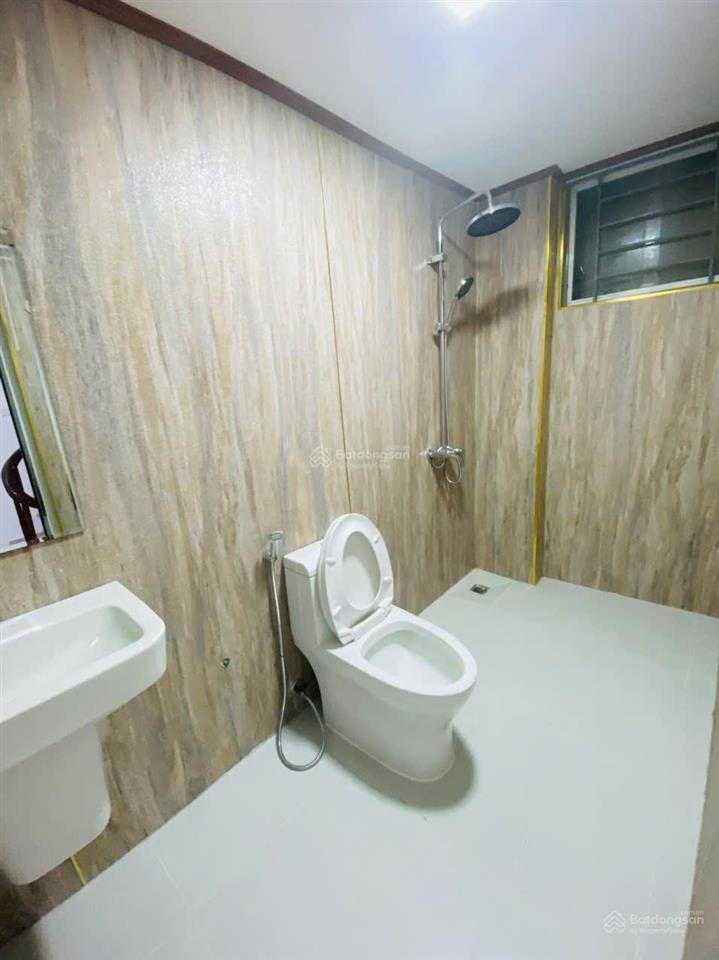 Chủ thiện chí giảm 2 tỷ cho căn 6 tầng hướng đông nam phố trần bình. dt từ tầng 2 là 34m2 siêu hiếm