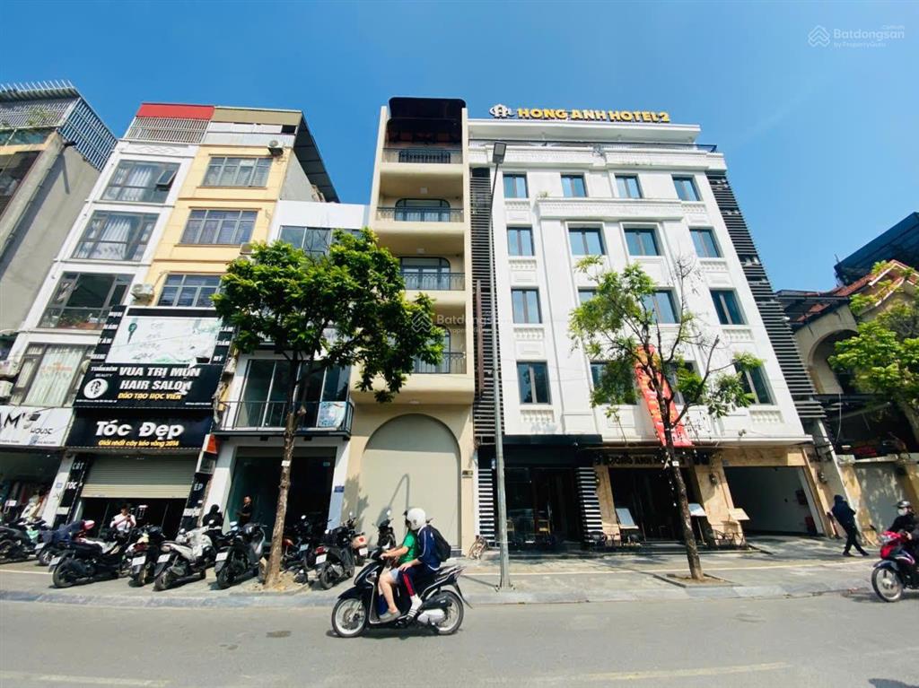 Chủ thiện chí bán căn nhà mặt phố trương công giai, hướng đông nam, có thang máy, giá đầu tư