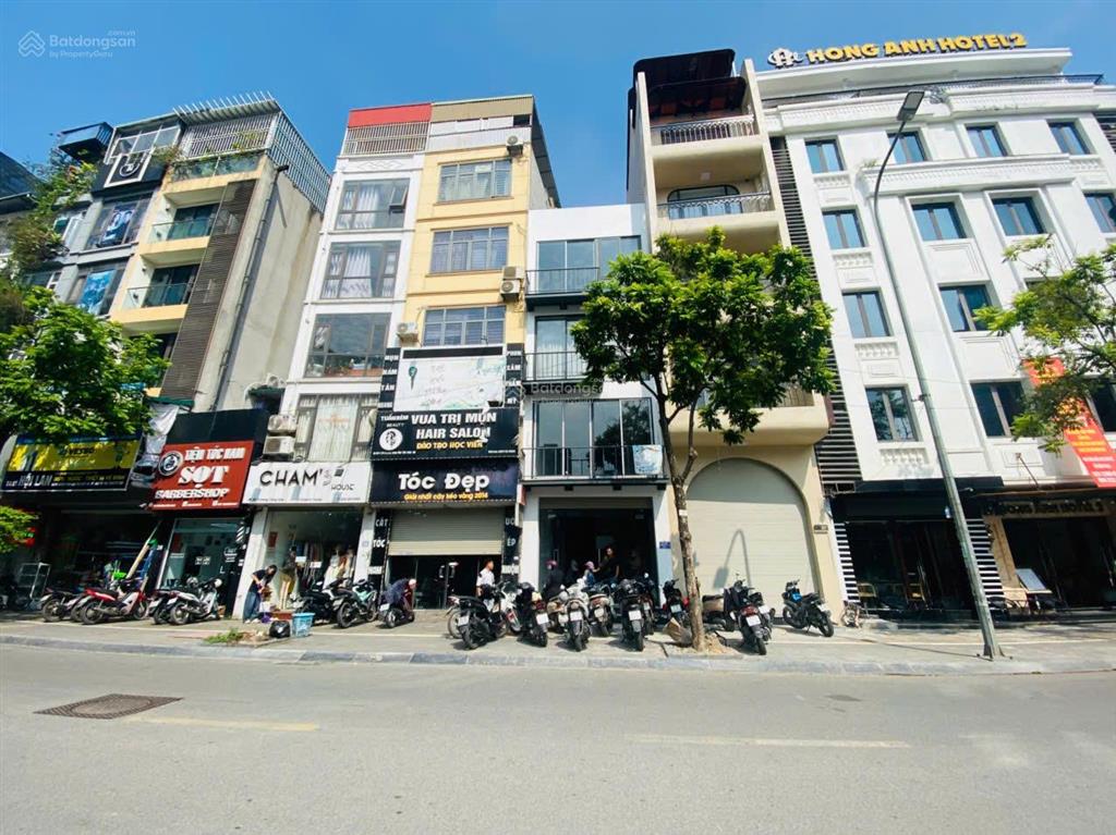 Chủ thiện chí bán căn nhà mặt phố trương công giai, hướng đông nam, có thang máy, giá đầu tư