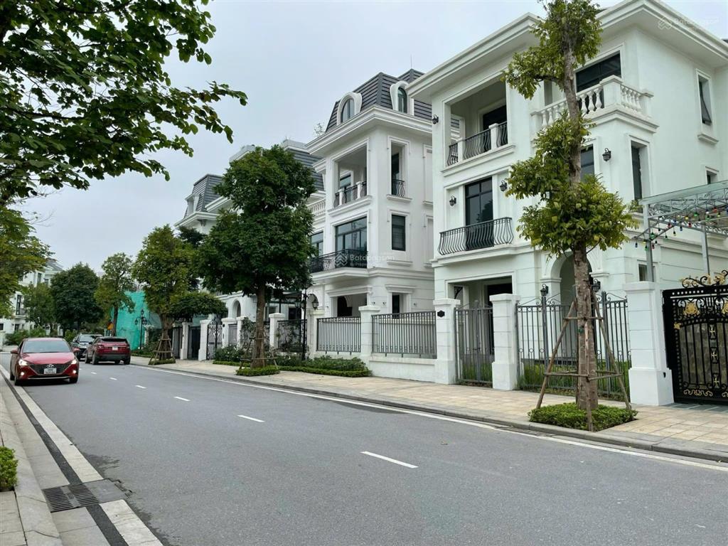 Chủ cần tiền thiện chí bán căn bt đẹp nhất vinhomes green bay. giá thấp hơn thị trường 20 tỷ