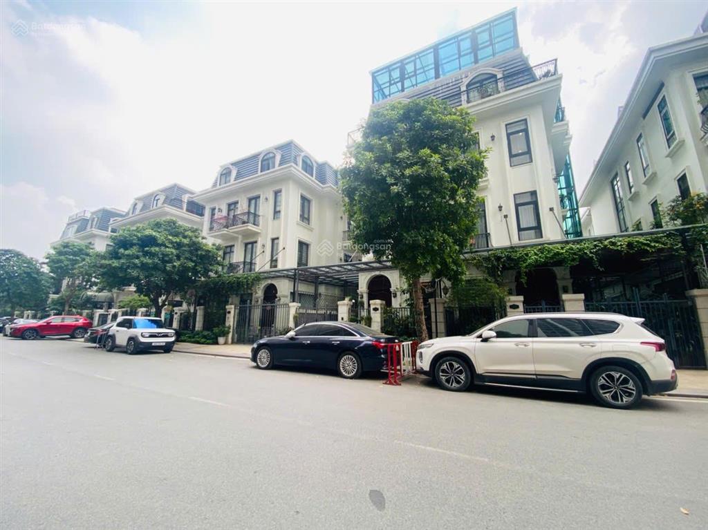 Chủ cần tiền thiện chí bán căn bt đẹp nhất vinhomes green bay. giá thấp hơn thị trường 20 tỷ