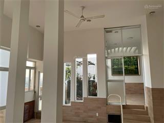 Hot bán nhanh căn hộ penhouse hoàng tháp, trung sơn, dt 300m2, tk 4ph, có hồ bơi riêng giá chỉ 8tỷ