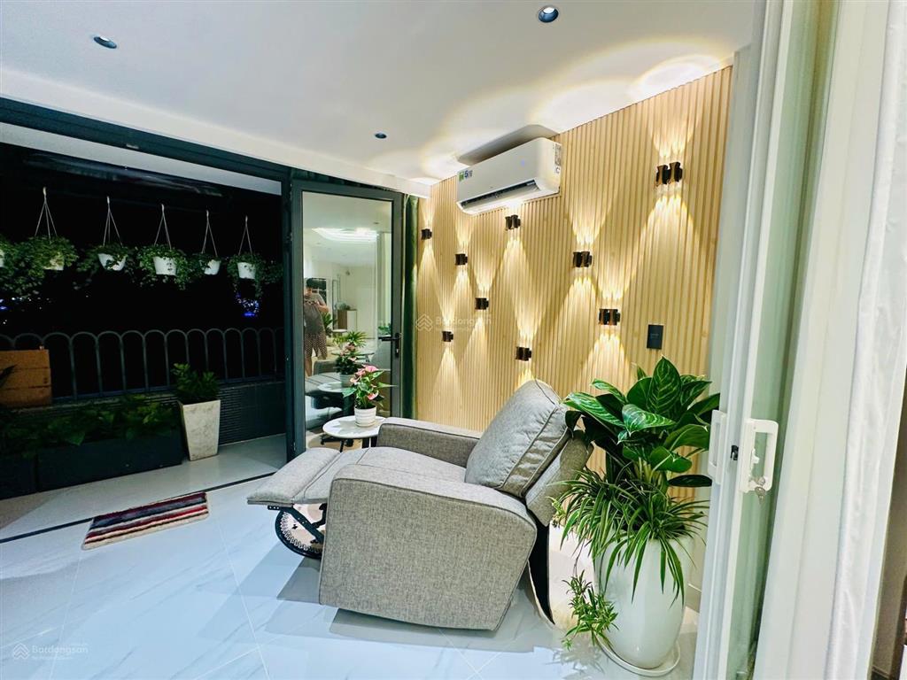 Bán nhanh căn hộ sân vườn sky garden 1, phú mỹ hưng, q7, 3pn nhà mới đẹp, đang có hợp đồng thuê tốt