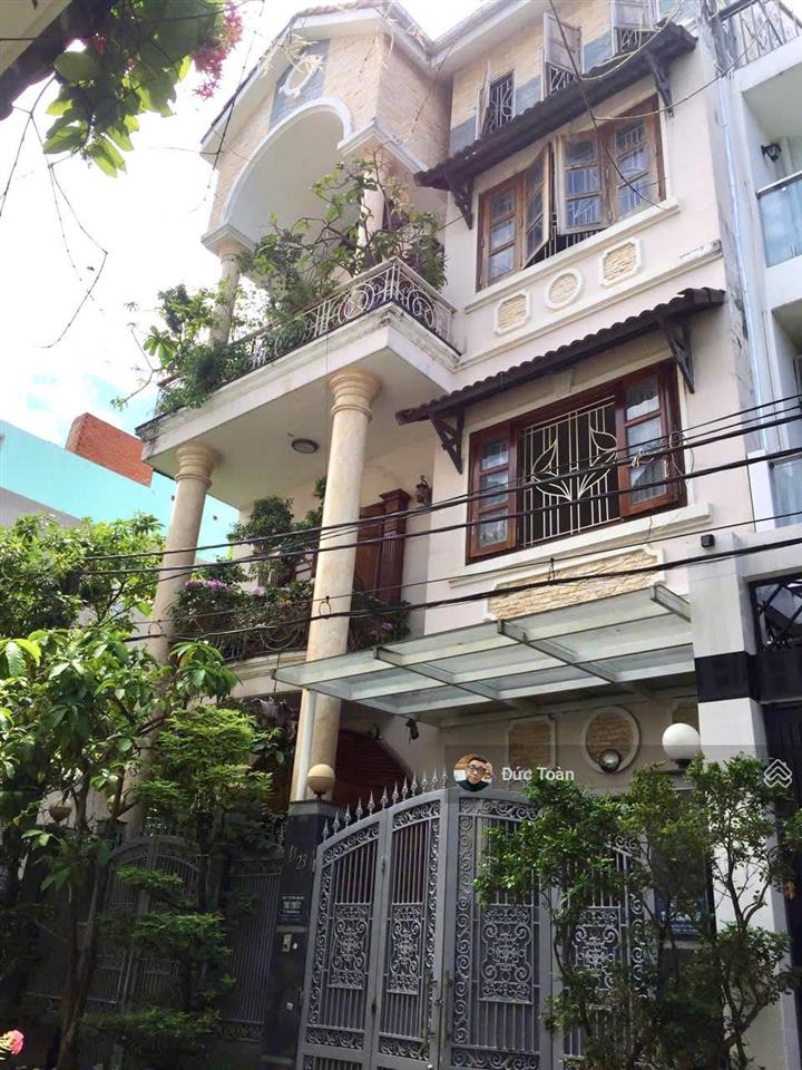 23.5 tỷ  sở hữu ngay biệt thự 4 tầng  cách trần não 200m  dt 8x16=128m2  khu compound  nhà đẹp