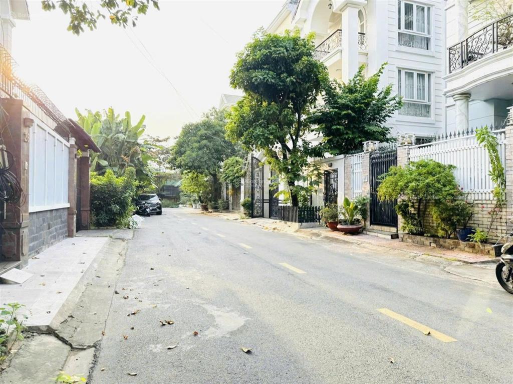 Cực hiếm  chính chủ cần bán lô đất mtkd đường chữ ngay nguyễn hoàng  dt 16x16m = 256m2  giá tốt