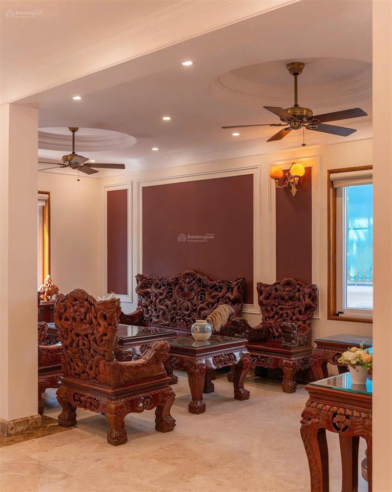 Độc bản  chính chủ cần bán biệt thự trực diện sông  dt 15x42=645m2  5 tầng  giá cực kỳ ưu đãi