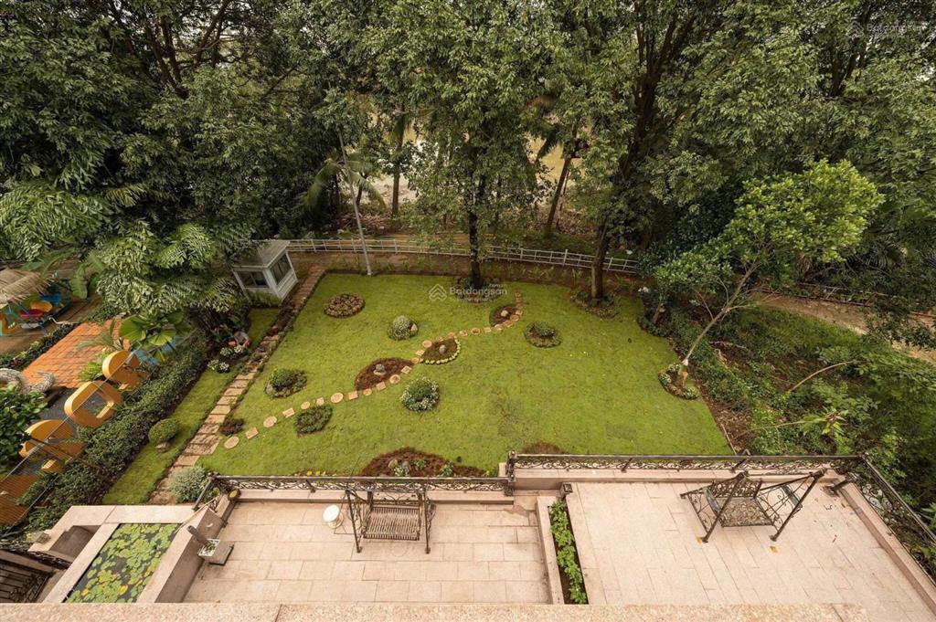 Độc bản  chính chủ cần bán biệt thự trực diện sông  dt 15x42=645m2  5 tầng  giá cực kỳ ưu đãi