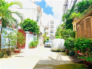 Duy nhất 1 lô  chính chủ cần bán lô đất cách trần não 50m  dt 10x20=200m2  ctxd 7 tầng  40 tỷ