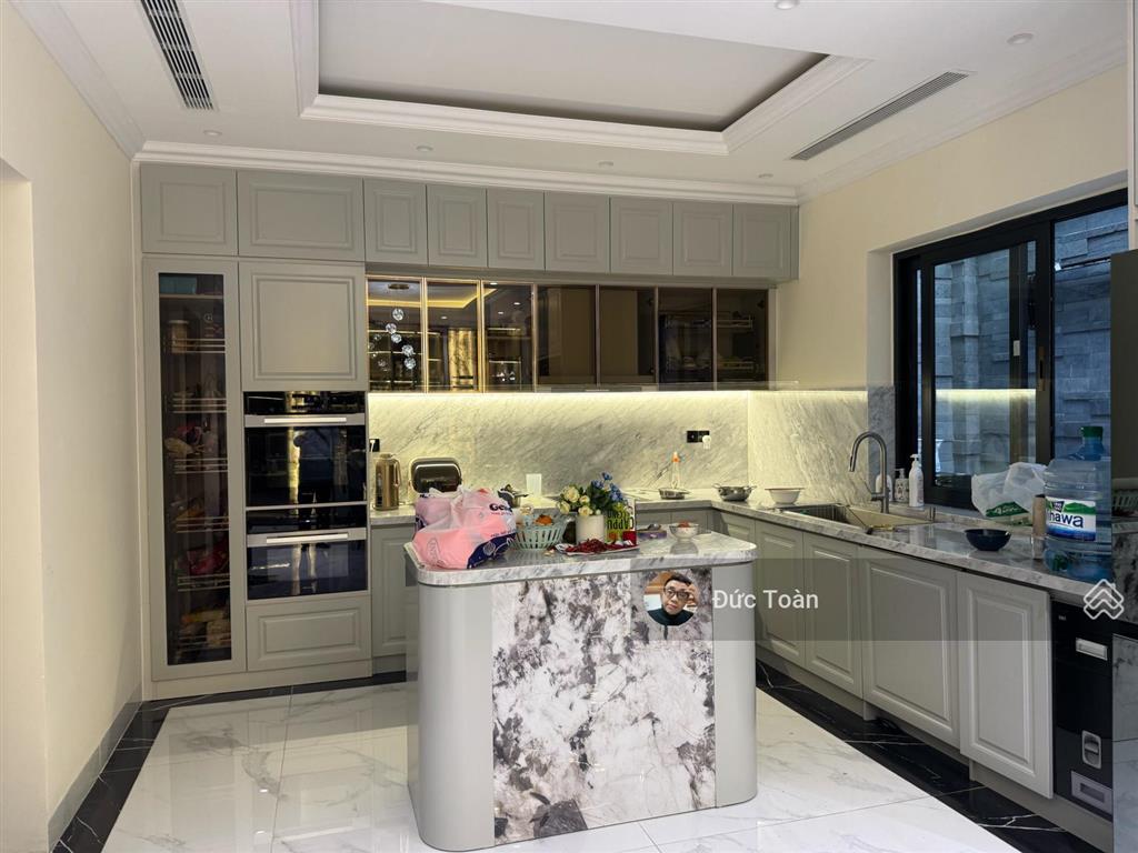 Chính chủ cần bán biệt thự ngay đường nguyễn văn hưởng dt 8.5x18 3 tầng  full nội thất  43.5 tỷ