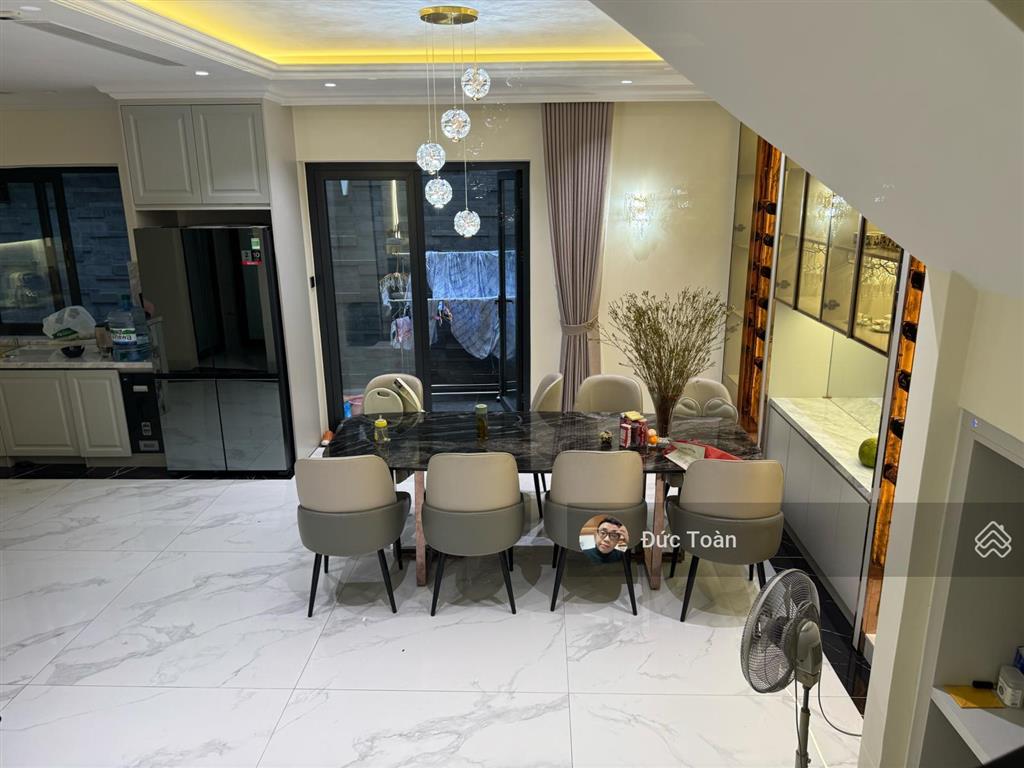 Chính chủ cần bán biệt thự ngay đường nguyễn văn hưởng dt 8.5x18 3 tầng  full nội thất  43.5 tỷ