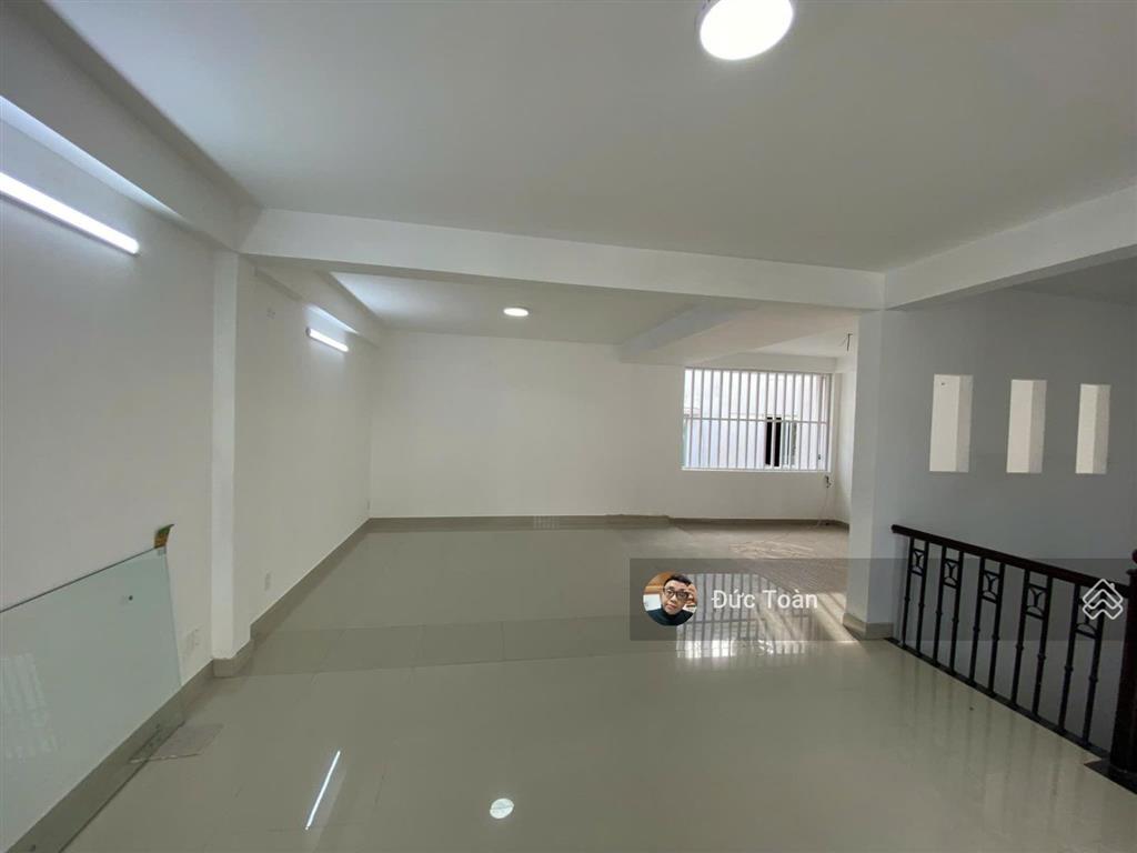 Chính chủ cần bán nhà mặt tiền đường số 7 apak  dt 5x20=100m2  hầm 4 tầng  giá chỉ 23.5 tỷ