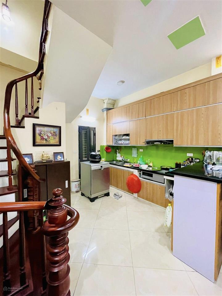 Bán nhà trung phụng, ngõ thông, ô tô đỗ gần, 2 thoáng, sân xe riêng, full nội thất, 37m2x5t.