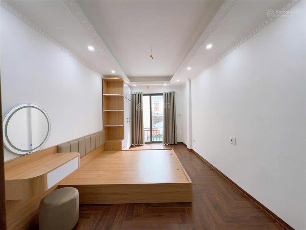 Bán gấp nhà riêng 4pn, 5wc tại yên lãng, ngõ thông, ô tô đỗ gần, 7,8 tỷ, 40m2x6t.
