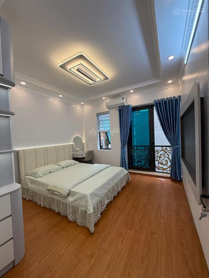 Bán nhà riêng tại phố hào nam, đống đa, 10 tỷ, 40m2, view đẹp, nhiều tiện ích