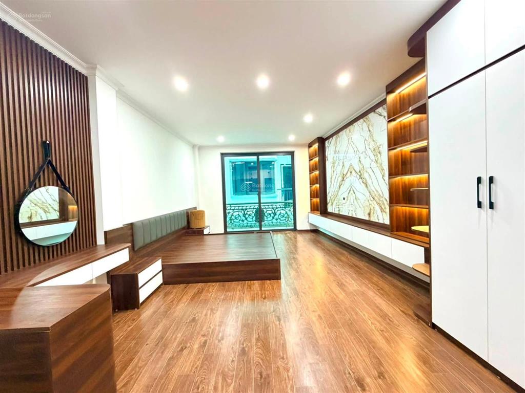 Bán nhà phố khâm thiên, lô góc, ngõ thông, ô tô đỗ gần, thang máy, sẵn nội thất ở luôn, 43m2*6t