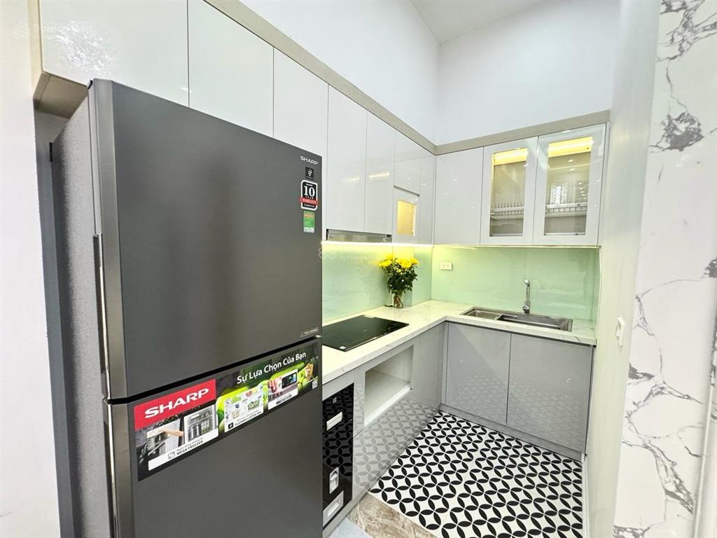 Bán nhà ô chợ dừa  đống đa 40m2, ngõ thông, gần ô tô, kinh doanh, nhà mới, có thang máy, ở ngay