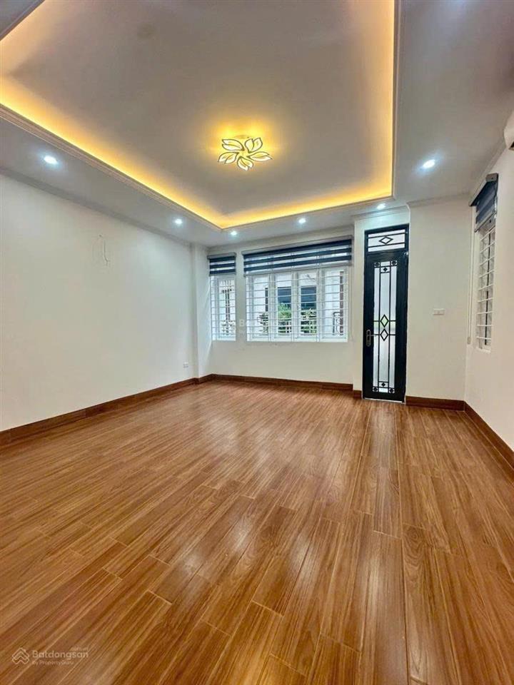 Siêu rẻ! bán nhà trung phụng, ngõ thông, gần phố, ở ngay, sẵn nội thất, 40m2x5t