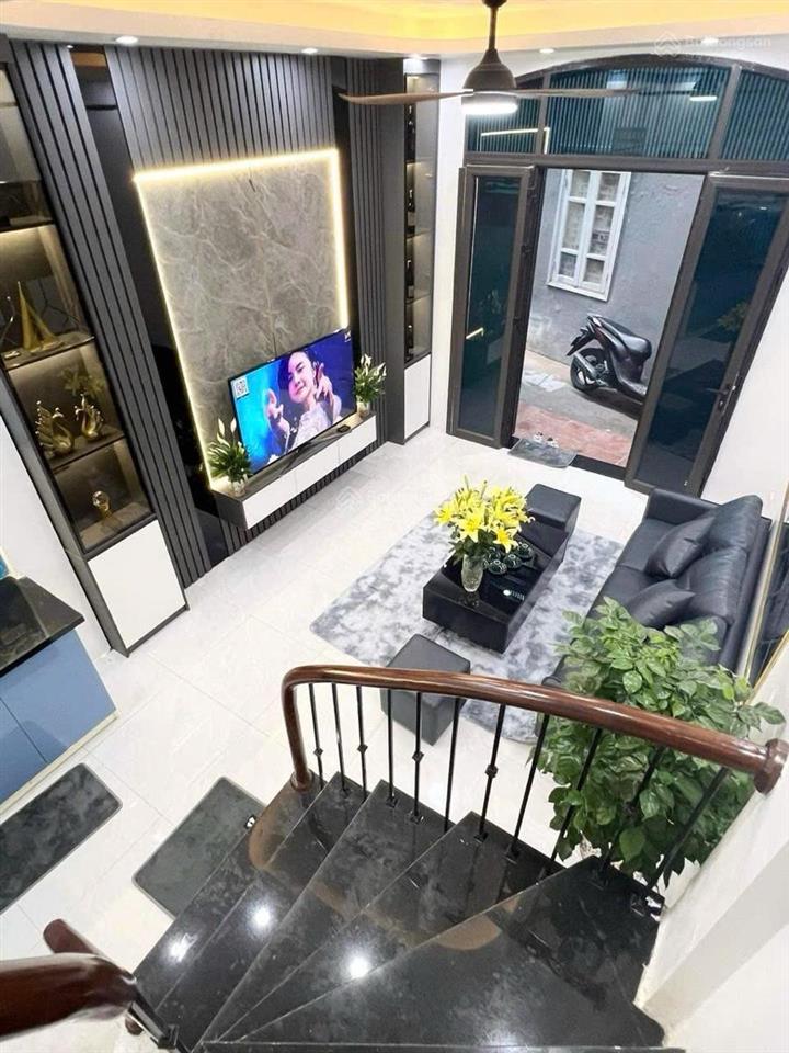 Bán nr 40m2 tại hồ văn chương, giá siêu hời 9,5 tỷ