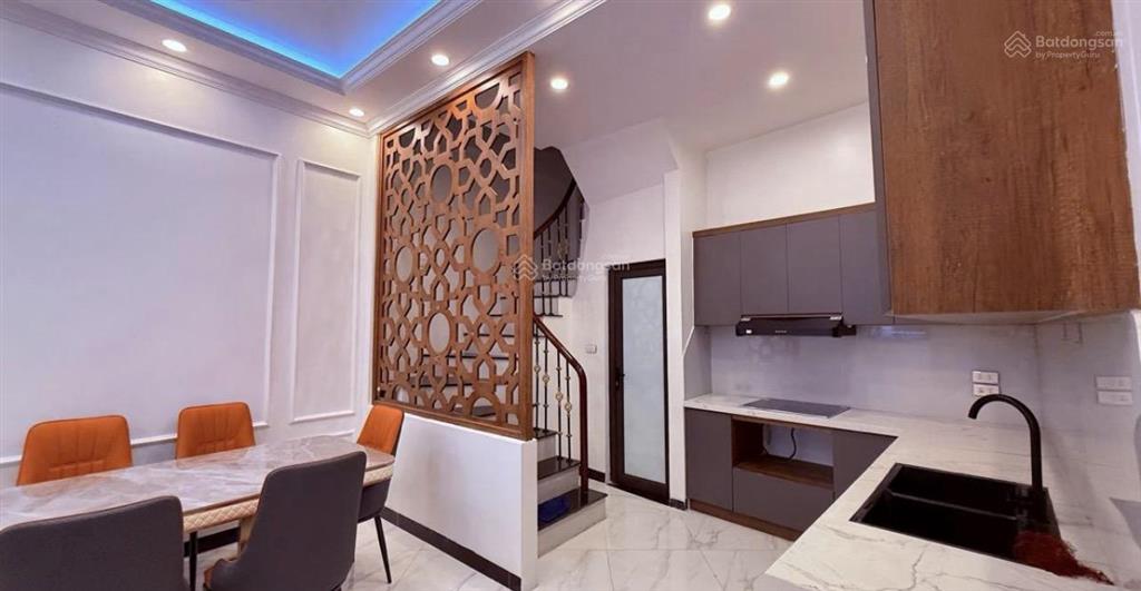 Bán nhà riêng tại văn cao, 7,2 tỷ, 40m2, 3pn, 5wc, đầy đủ nội thất