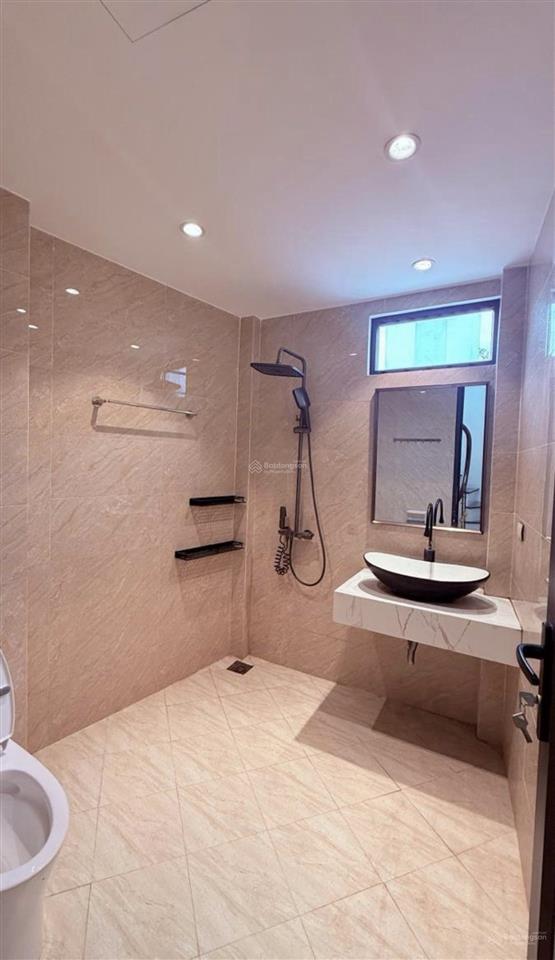 Bán nhà riêng tại văn cao, 7,2 tỷ, 40m2, 3pn, 5wc, đầy đủ nội thất