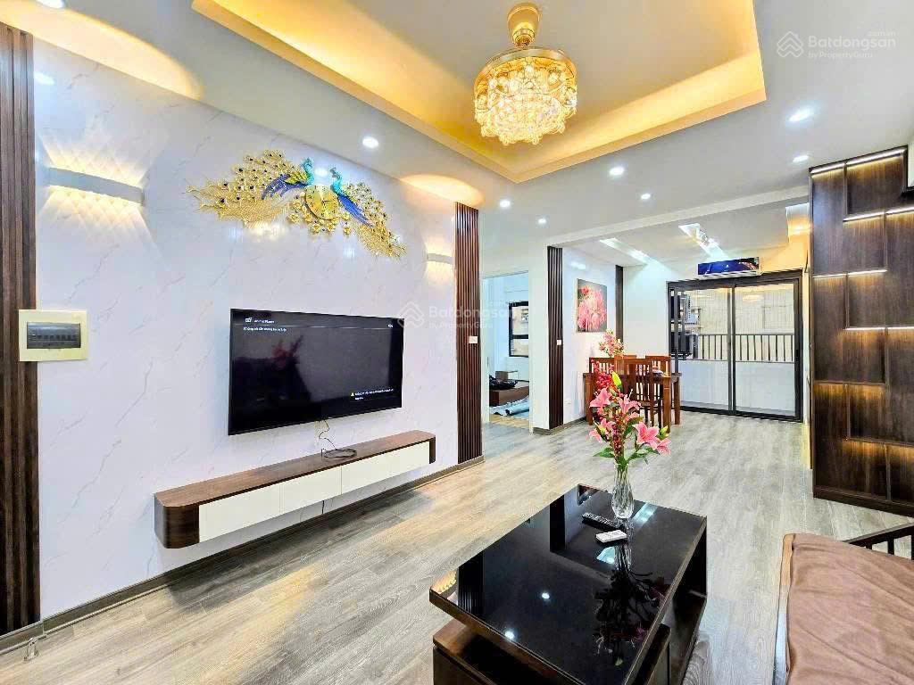 Bán căn chung cư khu đô thị việt hưng, việt hưng , hà nội , 70m , 2 ngủ , 2 vệ sinh , giá 4,25 tỉ