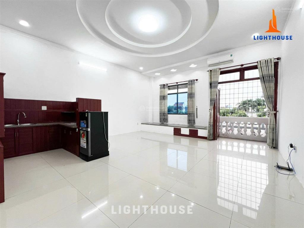 2 phòng ngủ 80m2 siu to ngay ngã 4 ga