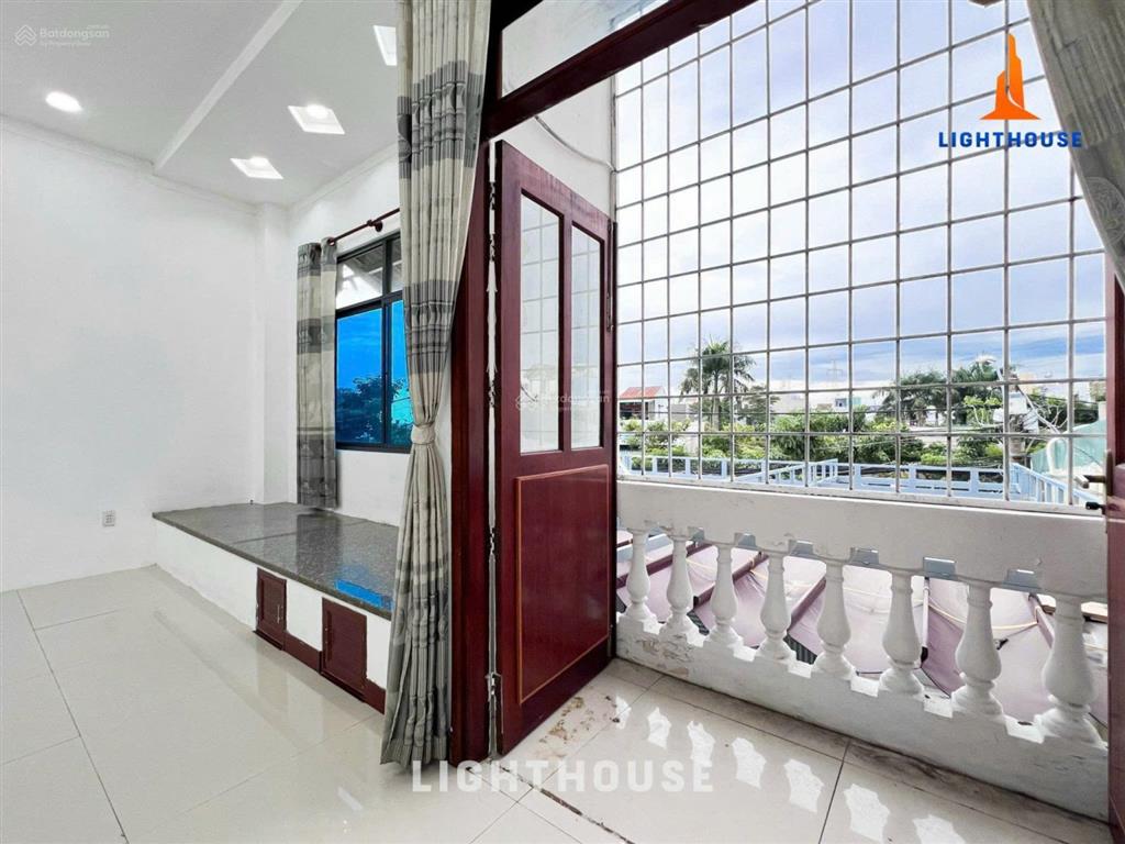 2 phòng ngủ 80m2 siu to ngay ngã 4 ga