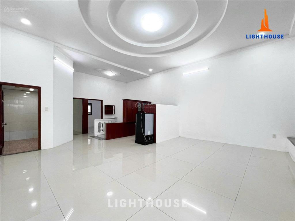 2 phòng ngủ 80m2 siu to ngay ngã 4 ga