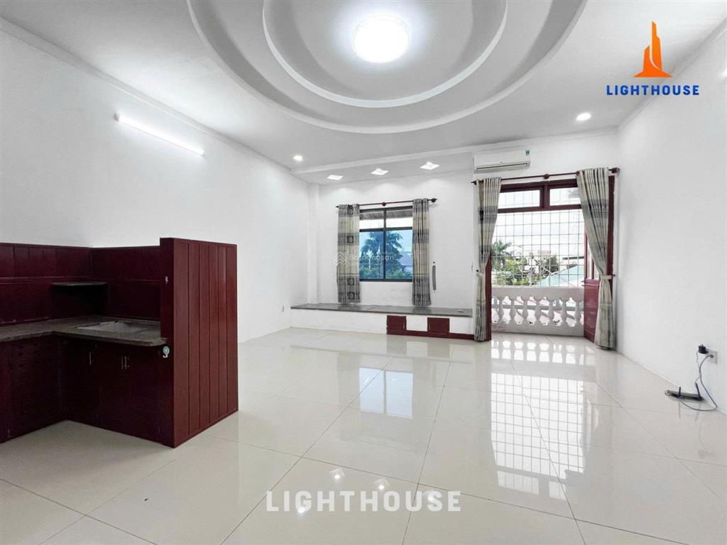 2 phòng ngủ 80m2 siu to ngay ngã 4 ga