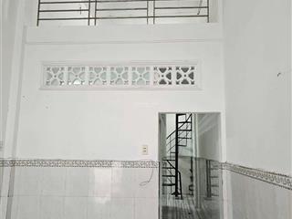 Nhà nguyên căn 2 pn 2 wc ngay công viên làng hoa gò vấp